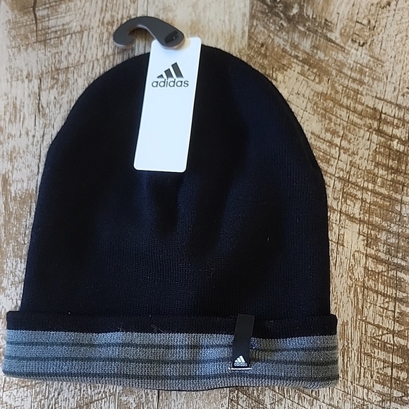 Adidas Black and Gray Beanie - Picture 4 of 6